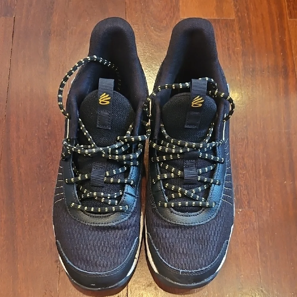 Curry 3Z7 | Under Armour Basketball Shoes